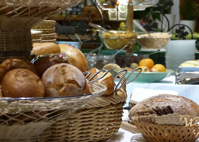 ホテルレストラン ツム オクセン ホテル シャルシュタット