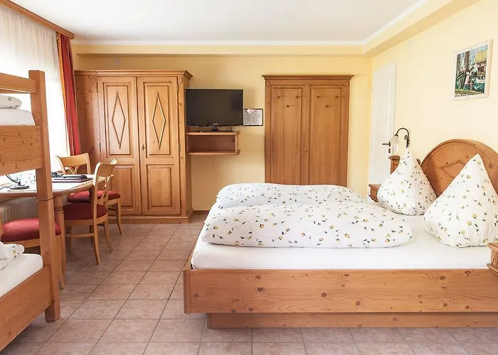 ホテル ホテルレストラン ツム オクセン シャルシュタット