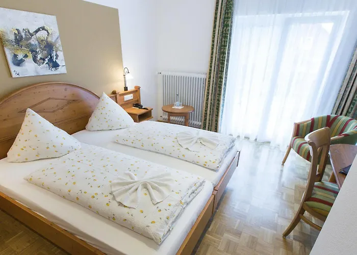 ホテルレストラン ツム オクセン ホテル シャルシュタット