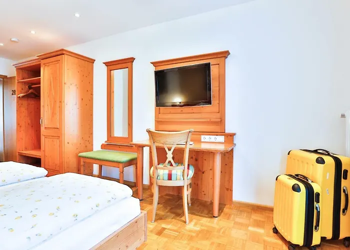 ホテルレストラン ツム オクセン ホテル シャルシュタット